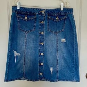 Cato Knee length Distressed denim skirt with buttons